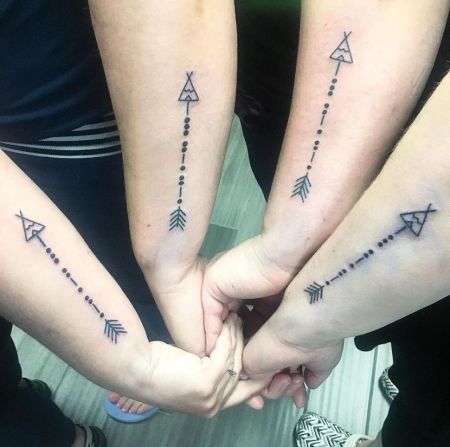 Best Friend Tattoos Arrows, Best Friend Arrow Tattoo Ideas, Sisterhood Tattoos Friends, Tribe Symbol Tattoo, Friendship Tribe Tattoo, Friendship Tattoos For 5 Best Friends, My Tribe Tattoo, Tribe Tattoo Friendship, Friend Symbol Tattoo