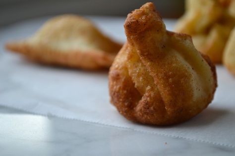 Gluten Free Crab Rangoon Homemade Chinese Food Gluten Free, Gluten Free Dairy Free Crab Rangoon, Gluten Free Crab Recipes, Gluten Free Chinese Recipes, Gluten Free Crab Rangoon, Gluten Foods, Gluten Free On A Shoestring, Pin Wheels, Gf Food