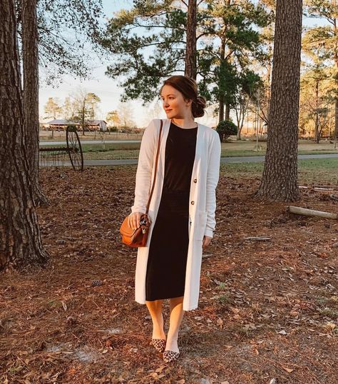 Modest Sunday Outfits Church, Sunday Outfits Church, Courtney Toliver, Fall Sunday, Sunday Church Outfits, Church Outfit Fall, Church Outfit Winter, Modest Church Outfits, Modest Fall Outfits