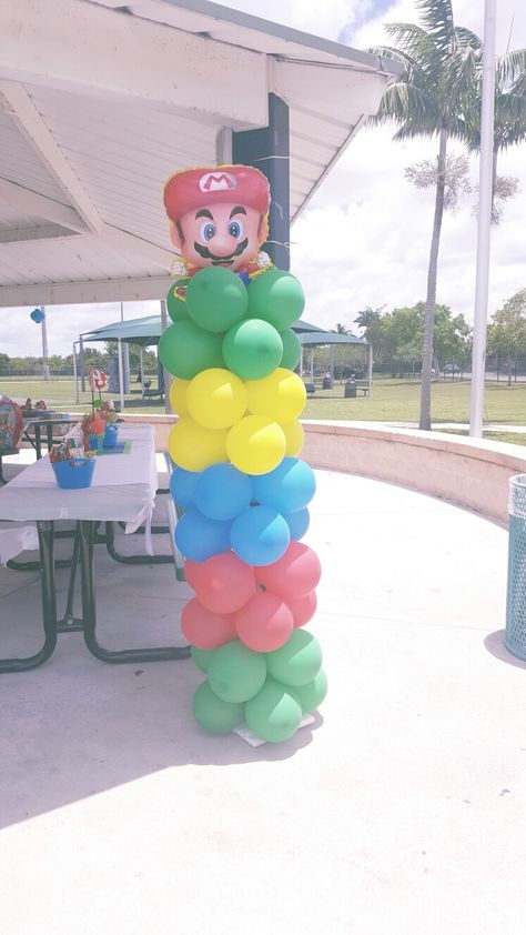 Super Mario Bros Balloon Decor, Super Mario Birthday Balloons, Mario Balloon Columns, Super Mario Balloon Columns, Mario Bros Balloon Decor, Super Mario Balloon Arch, Mario Balloon Garland, Mario Balloon Arch, Super Mario Bros Party Ideas Decoration