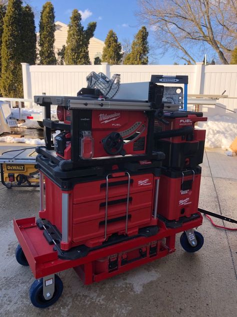 Milwaukee Table Saw, Packout Storage Ideas, Milwaukee Garage, Milwaukee Packout Ideas, Milwaukee Tool Box Ideas, Milwaukee Packout Mods, Milwaukee Tool Box, Garage Storage Inspiration, Work Trailer