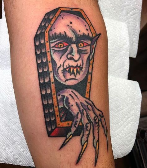 Nosferatu Tattoo, Best Traditional Tattoos, Traditional Tattoo Halloween, Halloween Tattoo Flash, Vampire Tattoo, Traditional Tattoo Flash Art, American Traditional Tattoos, Traditional Tattoo Design, Awesome Tattoos