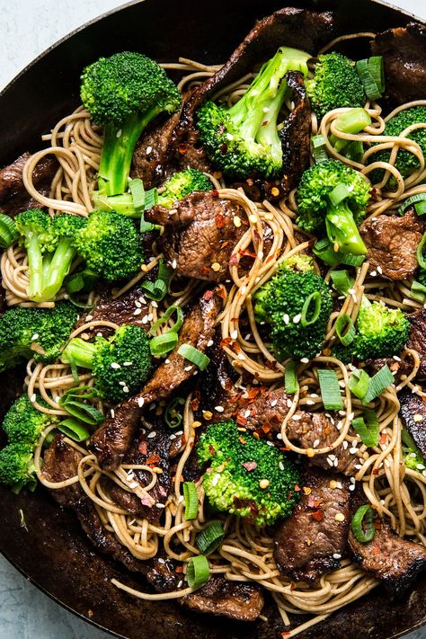 This broccoli beef soba bowl recipe is a healthy-ish stir-fry drizzled with a spicy-sweet sesame sauce that everyone will love—we’ve done the heavy lifting, all you have to do is make it. Soba Stir Fry Noodles, Stir Fry Soba Noodles, Soba Stir Fry, Beef Soba Noodle Recipe, Recipes With Soba Noodles, Soba Broccoli, Healthy Soba Noodle Recipe, Soba Recipes, Soba Noodle Stir Fry