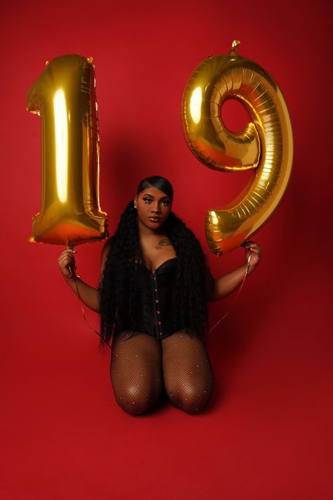 pose
19 Birthday Photoshoot Ideas 90s, Birthday Photoshoot Ideas 90s Theme, 19 Year Old Photoshoot Ideas, 19 Year Old Birthday Ideas, 19th Birthday Photoshoot Ideas, Photoshoot Ideas 90s, Year Old Photoshoot Ideas, 19th Birthday Photoshoot, Old Photoshoot