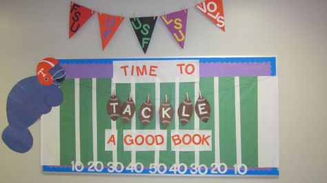 Had to add some Tennessee Football into my bulletin board now that I live in Florida;) Football Bulletin Board Ideas, Teamwork Bulletin Boards, Fall School Doors, Chiefs Decor, Football Bulletin Boards, Sports Bulletin Boards, Book Bulletin Board, Football Displays, Bulletin Boards Theme