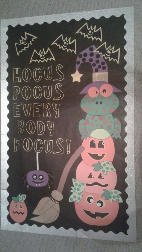 Billboard Ideas For School, Homeroom Activities, Halloween Homeschool, Billboard Ideas, Hs Classroom, Library Halloween, October Bulletin Boards, October Reading, Birthday Chart