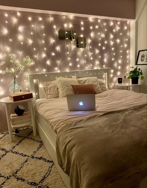 Bloxburg Christmas, Bedroom Ideas For Small Rooms Cozy, Luxury Room Bedroom, Classy Bedroom, Room Redesign, Loft Room, Redecorate Bedroom, Decor Ideas Bedroom, Luxury Rooms