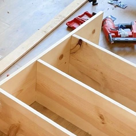 Liz Lovery | Interior Design & DIY on Instagram: "✨How To Build A Bookcase (Step-By-Step Tutorial)✨ This is the easiest tutorial for building a standard bookcase yourself in 8 simple steps. Our bookcase is 30” wide and 62” tall and has (4) shelves + (1) top piece, for reference MATERIALS: - (4) 3/4” Common Boards (12” width) - (2) Cut two of the boards to the height of your bookcase (ours was 61.25”). Be sure to leave 3/4” of height to account for the top board - Use the remaining two boards to cut (4) shelves. Be sure to deduct 1.5” from the total width to account for the two side pieces. (Our shelves were cut at 28.5”) - When cutting your top piece, be sure to cut this piece the full width of the bookcase since this will be attached to the top of the side pieces, flush with the out Building A Bookcase, How To Build A Bookcase, How To Build Bookcase, Diy Book Rack, Build A Bookcase, Side Boards, Wide Bookcase, Bookcase Diy, Skill Saw