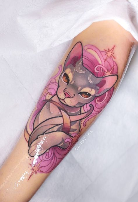 Isa Neo Traditional Cat Tattoo, Neo Traditional Cat, Traditional Cat Tattoo, Neo Tattoo, Kawaii Tattoo, Cat Tattoo Designs, Tatuaje A Color, Traditional Tattoo Art, Traditional Tattoos