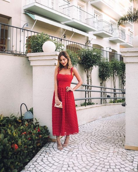 19.6 mil curtidas, 112 comentários - Luisa Accorsi (@luisa.accorsi) no Instagram: “all red ❤️ look @aya_oficial para o segundo dia de #casamentomanuemichell - gostaram? #looksdaluli…” Oh My Dress, Soft Gamine, Ordinary Life, Europe Summer, Minimal Chic, Inspirational Women, Fast Fashion, Summer Looks, I Dress