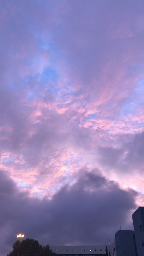 Lilac And Pink Aesthetic, Purple Blue Aesthetic Pastel, Lilac Aesthetic Photos, Lilac Sky Wallpaper, Lilac Blue Aesthetic, Lilac Sky Aesthetic, Lilac Pink Aesthetic, Blue Lilac Aesthetic, Lilac Lockscreen Aesthetic