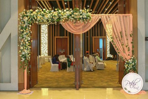 Wedding Entry arch Decorations Entry Arch, Indian Wedding Deco, Wedding Entry, Asian Wedding Decor, Engagement Stage Decoration, Wedding Gate, Entrance Arch, Reception Stage Decor, Simple Stage Decorations