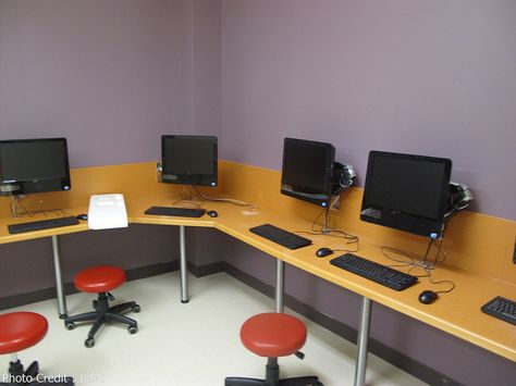 ILSC Computer Lab Computer Room Decor School, Computer Shop Design, Computer Classroom Design, Computer Room Decor, School Computer Lab Design, School Computer Room, Lab Komputer, Computer Lab Design, Computer Lab Decor