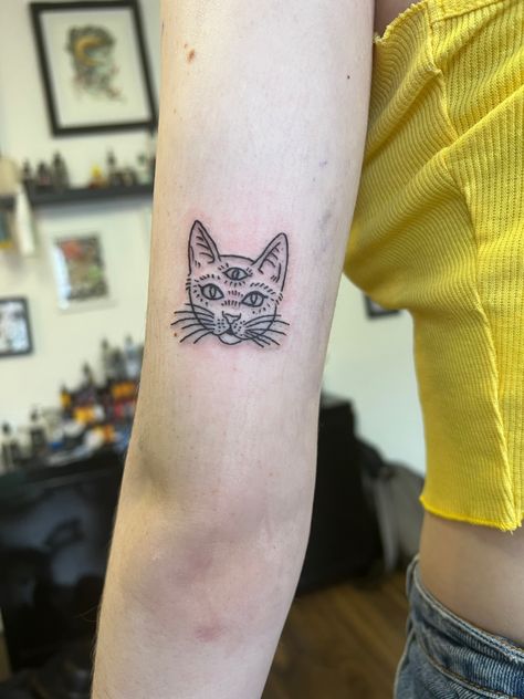 3 Eyed Cat Tattoo, Three Eyed Cat Tattoo, Three Cats Tattoo, Eye Tattoo On Arm, Three Eyed Cat, Third Eye Tattoos, Three Cats, Eye Tattoo, Cat Tattoo