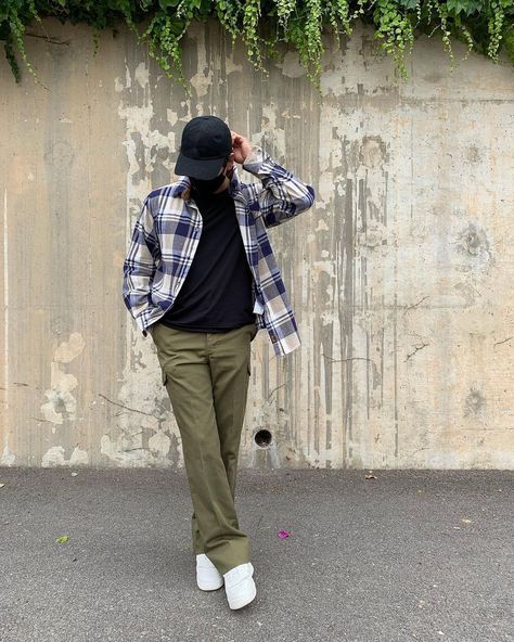 Carlos on Instagram: “☕️” Basic White Boy Outfit, Leather Sneakers Outfit, Basic White Boy, Vans Outfit Men, Long Sleeve Shirt Outfits, Sneakers Outfit Men, Preppy Mens Fashion, Plaid Long Sleeve Shirt, Shirt Outfits