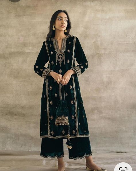 Sureena Chowdhri, Suits For Women Indian, Velvet Suit Design, Kurta Set With Dupatta, Desi Attire, Velvet Kurta, Kurta Palazzo Set, Velvet Embroidery, Velvet Dress Designs