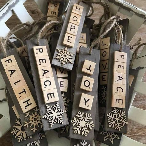 Scrabble Christmas Ornaments, Scrabble Christmas, Scrabble Letter Crafts, Scrabble Tile Crafts, Scrabble Crafts, Tree Decoration Ideas, Farmhouse Rustic Decor, Handmade Christmas Crafts, Christmas Crafts To Make