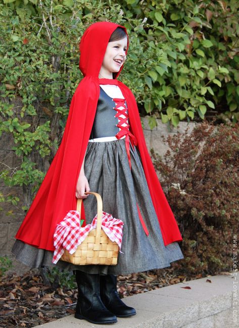 Little Red Riding Hood. | 19 Awesome DIY Halloween Costumes To Start Making Now Red Riding Hood Costume Diy, Diy Halloween Costumes For Girls, Robe Diy, Easy Costume, Red Riding Hood Costume, Princess Diy, Costume Tutorial, Diy Halloween Costume, Movie Character