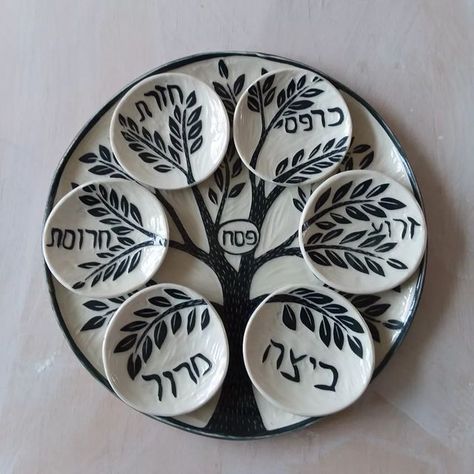 MollyCantor on Instagram: "It's that time of year again, and I have one of these seder plates available to ship or pick up at my gallery. I've been doing a meditation lately that involves imagining a tree, and in all of the leaves are supporters, ancestors, loved ones, teachers and benefactors. It makes me see this tree of life design in a new light.❤ Also coming up is the @asparagusvalleypotterytrail, april 30th and May 1st ( online April 29th). I hope you have it on your calendar! : ) #pass Ceramic Seder Plate, Pesach Crafts, Passover Plate, Ceramic Plates Art, Pesach Seder, Passover Seder Plate, Arte Judaica, Jewish Symbols, Pottery Inspo