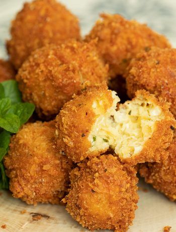 Greek Fried Cheese, Fried Cheese Balls, Cheesy Appetizers, Different Types Of Cheese, Dimitras Dishes, Greek Appetizers, Greek Cheese, Dairy Recipes, Cheesy Appetizer