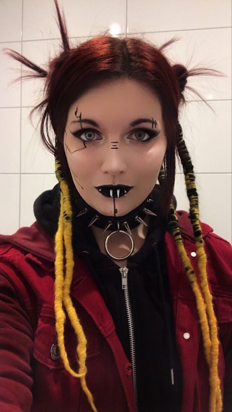 Cyberpunk 2077 Hairstyles, Apocalypse Rave Outfit, Cyberpunk Body Modification, Techwear Makeup, Cyberpunk Halloween Costume, Cyberpunk Eyeliner, Cyberpunk Makeup Ideas, Cyberpop Fashion, Cyberpunk 2077 Outfit