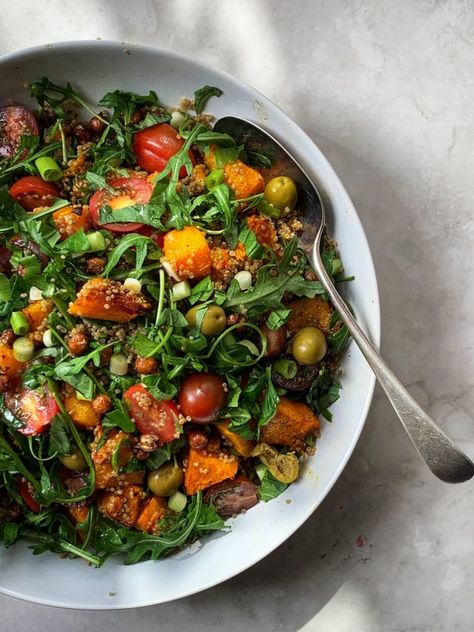 Quinoa, Pumpkin and Spiced Chickpea Salad Bowl | Recipes For Food Lovers Including Cooking Tips At Foodlovers.co.nz Quinoa Pumpkin, Salad Bowl Recipes, Pumpkin Bowl, Pumpkin Quinoa, Pumpkin Bowls, Recipes For Food, Chickpea Salad Recipes, Healthy Lunch Meal Prep, Cheese Puffs