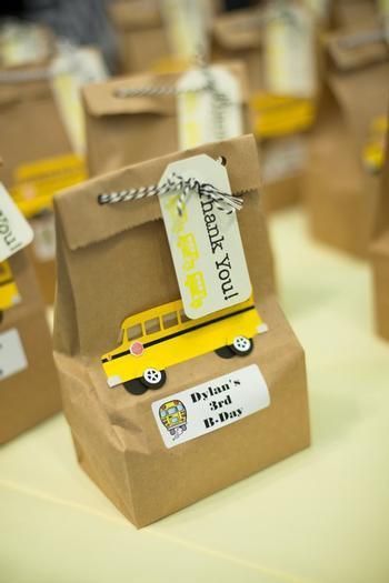 Bus Birthday Party Ideas, School Bus Birthday Party, School Bus Cake, School Bus Birthday, Bus Birthday Party, Chocolate School, School Bus Party, Bus Cake, Energy Bus