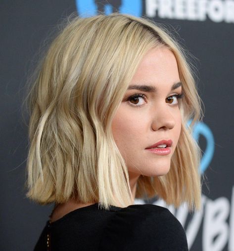 Maia Mitchell: LadiesOfDisneyChannel Maia Mitchell Hair, Pool Day Hairstyles, Amusement Park Hair, Day Hairstyles, Bob Haircut Ideas, Maia Mitchell, Hair Color Caramel, Pool Day, Girl Haircuts