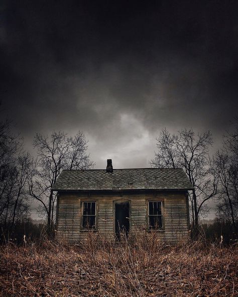 1,686 Likes, 14 Comments - SombrExplore (@sombrexplore) on Instagram: “Presents: Featured artist: @cowtownchad Tags: #sombrexplore & #creepywindowsunday Chosen from…” Abandoned Churches, Creepy Houses, Ghost House, Portrait Background, Abandoned Mansions, Old Farm Houses, Haunted Places, Best Places To Live, Old Farm