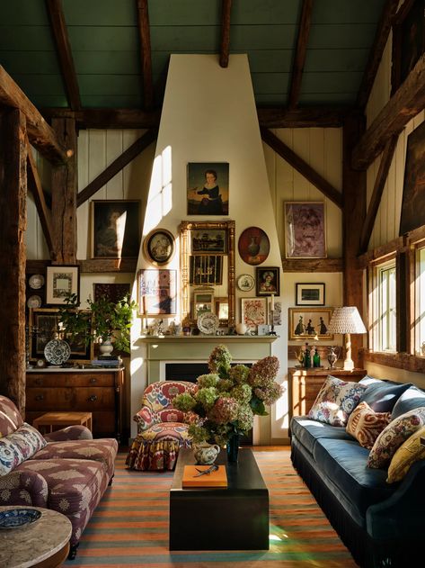 Inside Interior Stylist Mieke ten Have’s Upstate New York Retreat—And Her Tips for Fall Decorating | Vogue Americana Interior Design, Living Room Decor Ideas Cozy, Room Decor Ideas Cozy, Johnson House, Farmhouse Living Room Decor, Autumn Interior, Farmhouse Living Room Decor Ideas, Rustic Farmhouse Living Room, Inside Interiors