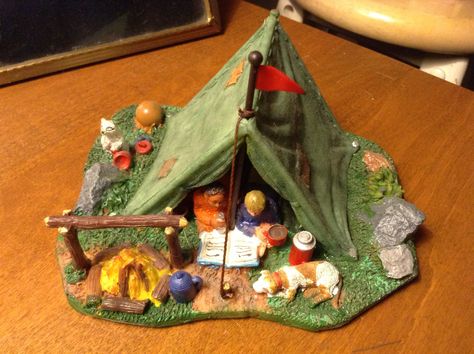 I love miniature villages! This is my camping scene with fire pit. Miniature Camping Scene, Miniature Camping, Camping Scene, Garden Fun, Miniature Diy, Clay Ideas, Clay Charms, Holidays Thanksgiving, Art Themes