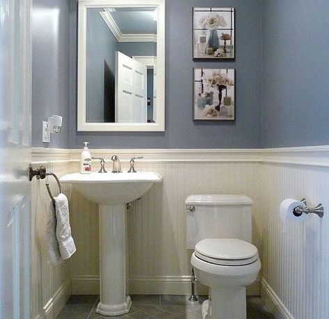 Half Bath Wainscoting, Bath Wainscoting, Half Bathroom Design Ideas, Half Bathroom Decor Ideas, Half Bath Design, Small Half Baths, Half Bathroom Design, Small Half Bathrooms, Small Half Bathroom