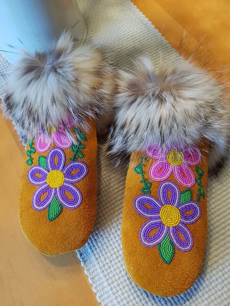 Beading Moccasins, Beaded Vamps, Aboriginal Craft, Beaded Mittens, Leather Mittens, Beaded Gloves, Leather Gauntlet, Moccasin Pattern, Gauntlet Gloves