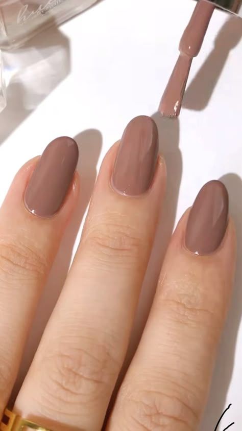 Neutral Shades Nails, Milk Tea Brown Nails, Brown Bridal Nails, Simple Fall Nail Color Ideas, Light Brown Manicure, Nails Acrylic For Brown Skin, Cute Simple Thanksgiving Nails, Cool Tone Brown Nails, Rose Brown Nails