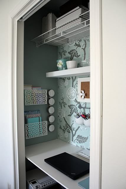 Office Closet idea. Office Closet Ideas, Closet Desk, Home Office Closet, Closet Office, Office Nook, Diy Casa, Small Closet, Office Crafts, Tiny Bedroom