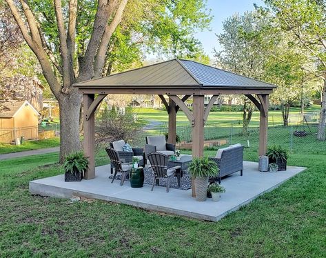 Gazebo Backyard, Outdoor Covered Patio, Yard Landscaping Simple, House With Balcony, Sloped Backyard, Gazebo Tent, Outdoor Patio Designs, Modern Backyard Landscaping, Backyard Gazebo