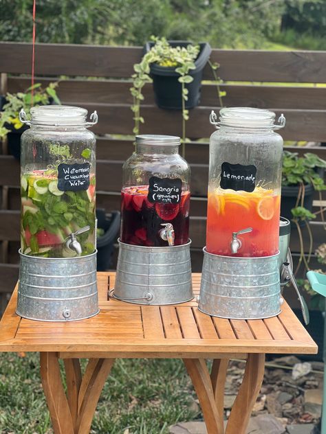 Infused Water For Party, Agua Fresca Bar Drink Stations, Infused Water Bar Drink Stations, Watering Hole Drink Station, Infused Water Station Wedding, Beverage Station Party, Flavored Water Drinks, Girly Drinks, Water Station