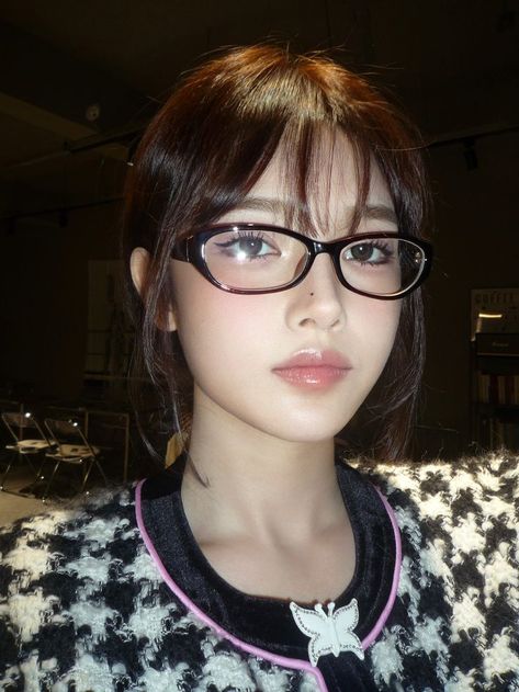 Medium Long Haircut, Bayonetta Glasses, Glasses Inspiration, Long Haircut, Oval Glasses, Sense Of Life, Suwon, Crochet Lovers, Asian Makeup