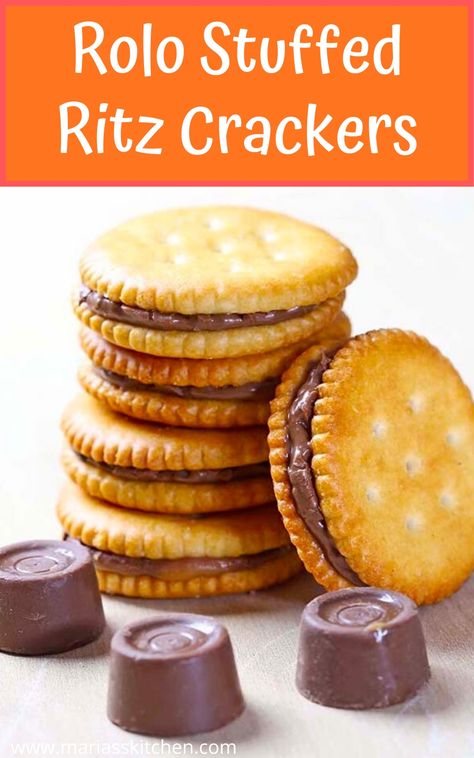 Easy Rolo Stuffed Ritz Crackers Ritz Cracker Recipes, Rolo Cookies, Ritz Cracker, Homemade Crackers, Christmas Candy Recipes, Cracker Recipes, Ritz Crackers, Cookies Recipes Christmas, Holiday Baking