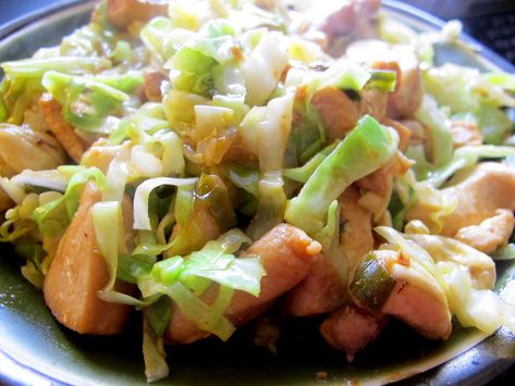 Cabbage Chicken Stir Fry, Chicken With Cabbage, Asian Treats, Chicken Cashew Stir Fry, Flexitarian Recipes, Allergy Recipes, Chicken And Cabbage, Recipes Paleo, Fried Cabbage