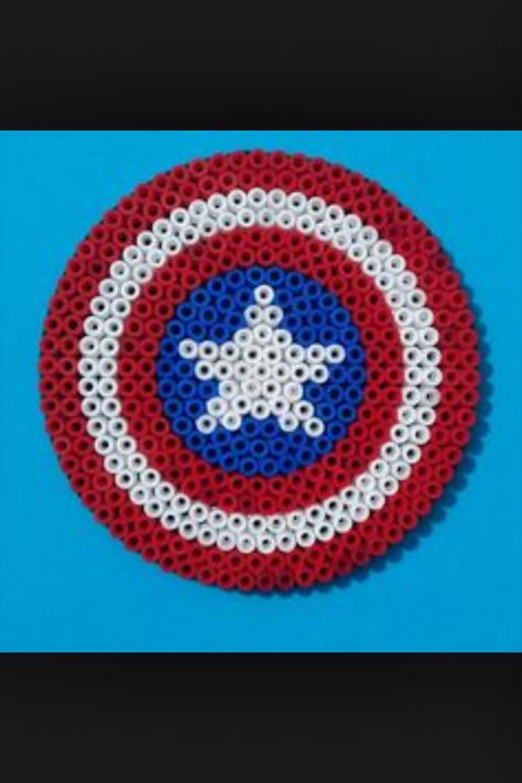 Fun Captain America shield for all the Marvel lovers! Hama Beads Coasters, Perler Beads Ideas, Hamma Beads Ideas, Pixels Art, Pixel Beads, Melty Bead Patterns, Hamma Beads, Fuse Bead Patterns, Art Perle