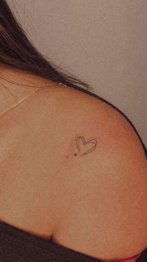 Heart Tattoo On Clavicle, Tato Heart, Collar Bone Fine Line Tattoo, Collar Bone Tattoo Heart, Heart Collar Bone Tattoo, Back Heart Tattoo, Heart Tattoo Placement Ideas, Small Black Heart Tattoo, Tiny Chest Tattoo Female