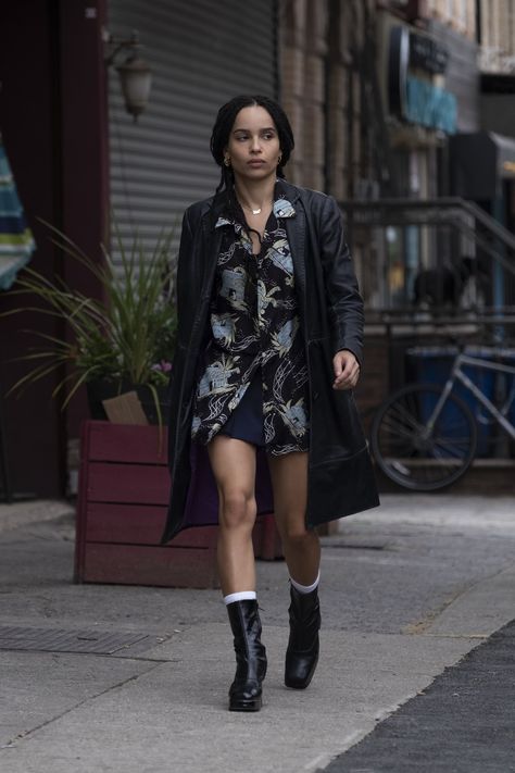 Zoë Kravitz's Outfits on High Fidelity Are Just as Rad as Her Style IRL High Fidelity Outfits, Zoe Kravitz Tattoos, Zoe Kravitz Braids, Zoe Kravitz Style, Zoe Isabella Kravitz, Mode Hippie, Oufits Casual, Joan Smalls, Zoe Kravitz