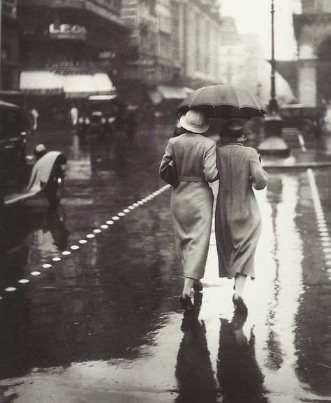 Promeneuses sous la pluie, Paris, 1934 I Love Rain, Sepia Photography, Walking Down The Street, Under The Rain, Love Rain, Black And White Photograph, Singing In The Rain, Walking In The Rain, Vintage Paris