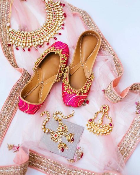 Latest Bridal Sandals Spotted On Real Brides 2019! #shaadiwish #indianwedding #jutti #punjabijutti #bridaljutti #embroideredjutti #juttiideas #bridaltrends Bridal Jutti, Bridal Sandals Heels, Bridal Trousseau, Indian Shoes, Punjabi Jutti, Pakistani Wedding Outfits, Embroidery Shoes, Bridal Sandals, Bridal Heels