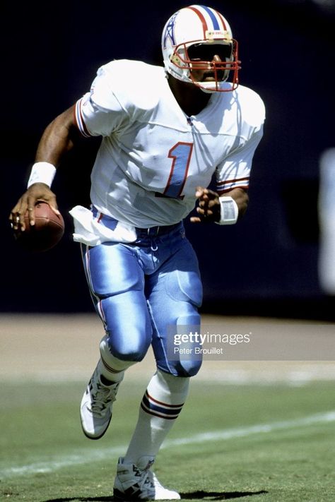 Warren Moon, Nfl Football Pictures, Houston Oilers, Nfl Football Players, Football Photos, Sports Figures, Football Pictures, Tennessee Titans, Nfl Players