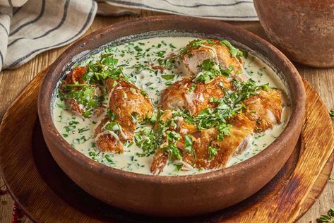 Georgian Chicken, Easy Chicken Dumpling Recipes, Chicken Dumplings Recipe, Georgian Cuisine, Georgian Food, Garlic Cream Sauce, Turkey Pot Pie, European Cuisine, Sauteed Chicken