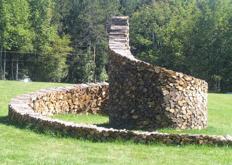 15 woodpiles that have been stacked into gorgeous works of art Stacking Firewood, Firewood Storage Outdoor, Stacking Wood, Woodstock Vermont, Cord Wood, Wood Pile, Firewood Storage, Wood Shed, Upcycled Art