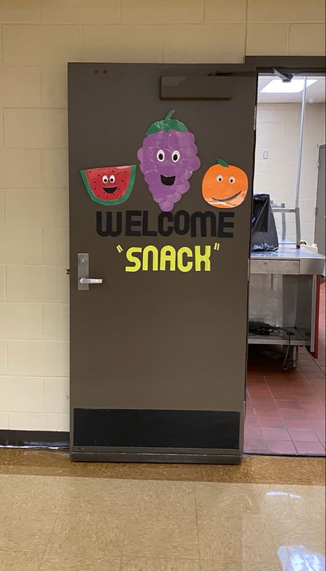 Lunchroom Bulletin Boards Cafeterias Fun, School Kitchen Decorations, Elementary School Cafeteria Design, Elementary School Cafeteria Decorations, Lunch Room Bulletin Board Ideas, Lunchroom Bulletin Boards Cafeterias, Elementary School Cafeteria, Leadership Poster, Cafeteria Decorations