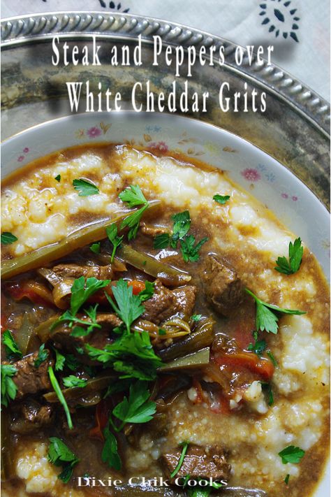 Pepper Steak over White Cheddar Grits Tender Flank Steak, Steak Peppers, Cheddar Grits, Southern Food Recipes, Pepper Steak Recipe, Summer Dinner Ideas, Cheesy Grits, Veal Recipes, Steak Tips